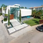 Villa Orla Deluxe Luxury Villa With Geo-Thermal Swimming Pool