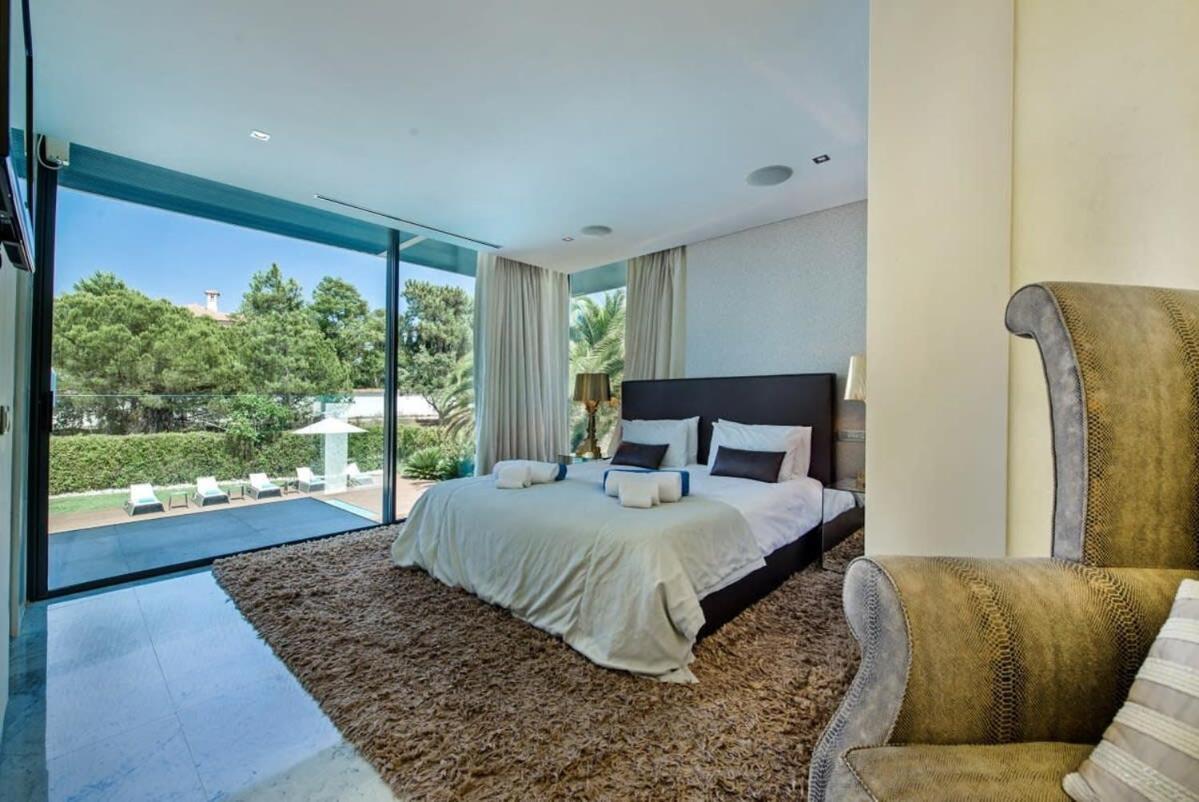 Orla Deluxe Luxury With Geo-thermal Swimming Pool Holiday home *