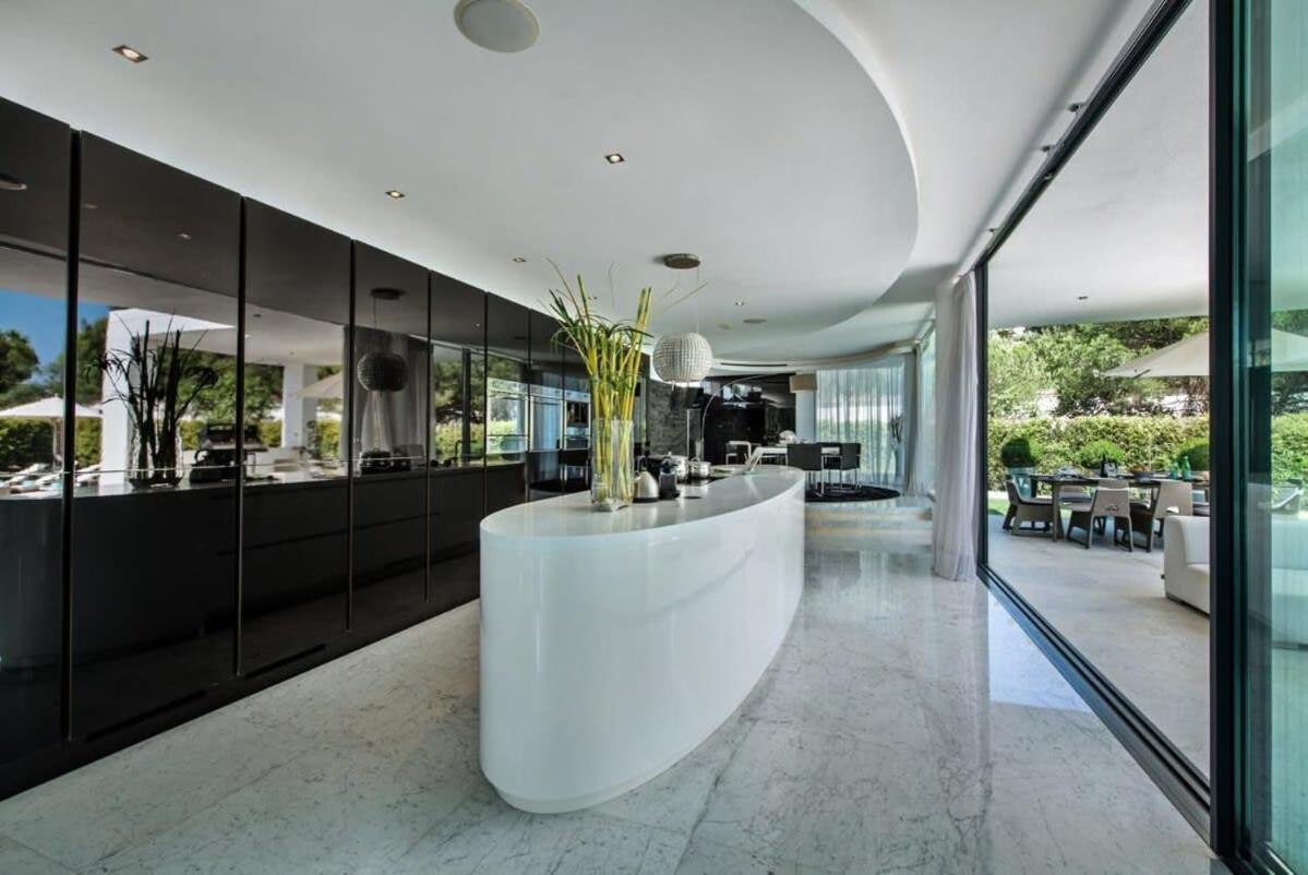 Orla Deluxe Luxury With Geo-thermal Swimming Pool Holiday home *